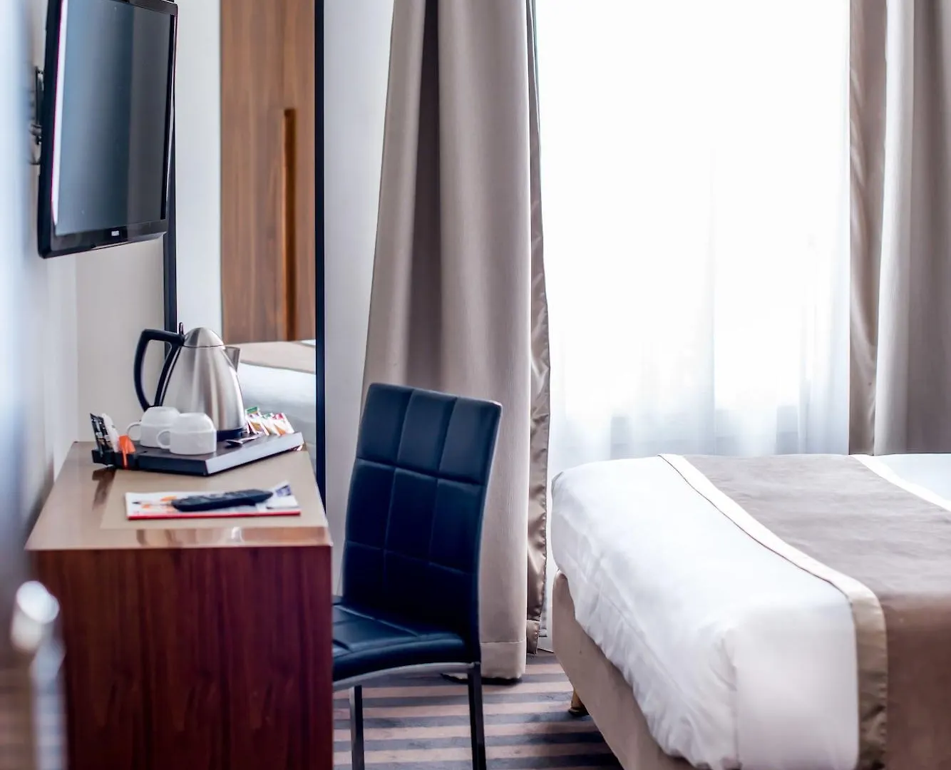Hotel Art Eiffel 3*